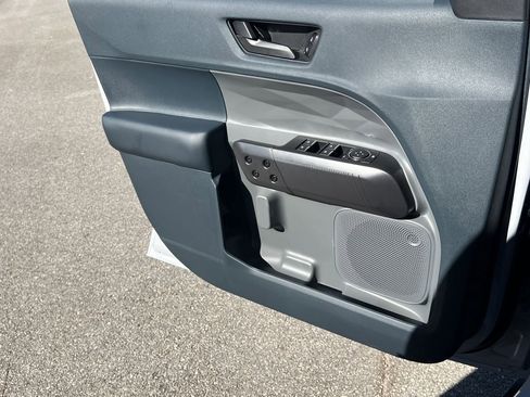 New 2025 Ford Maverick XLT w/ XLT Luxury Package image 17