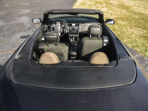 Used 2012 Chrysler 200 Touring FWD image 14