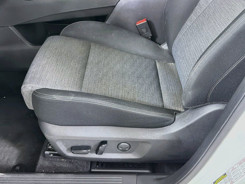 Used 2023 Nissan Rogue SV FWD image 22