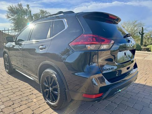 Used 2018 Nissan Rogue SV FWD image 6