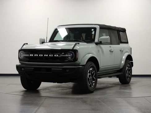 Used 2022 Ford Bronco Outer Banks image 8