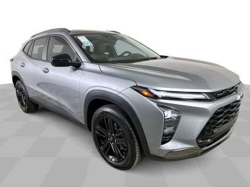 New 2026 Chevrolet Trax ACTIV FWD image 2