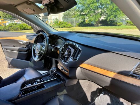 Used 2021 Volvo XC90 T6 Momentum w/ Advanced Package AWD/4WD image 22