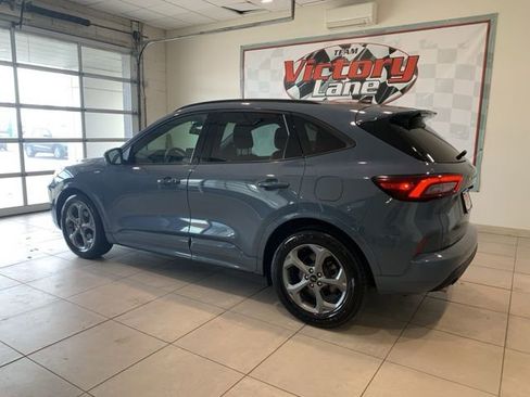 Used 2023 Ford Escape ST-Line FWD image 2
