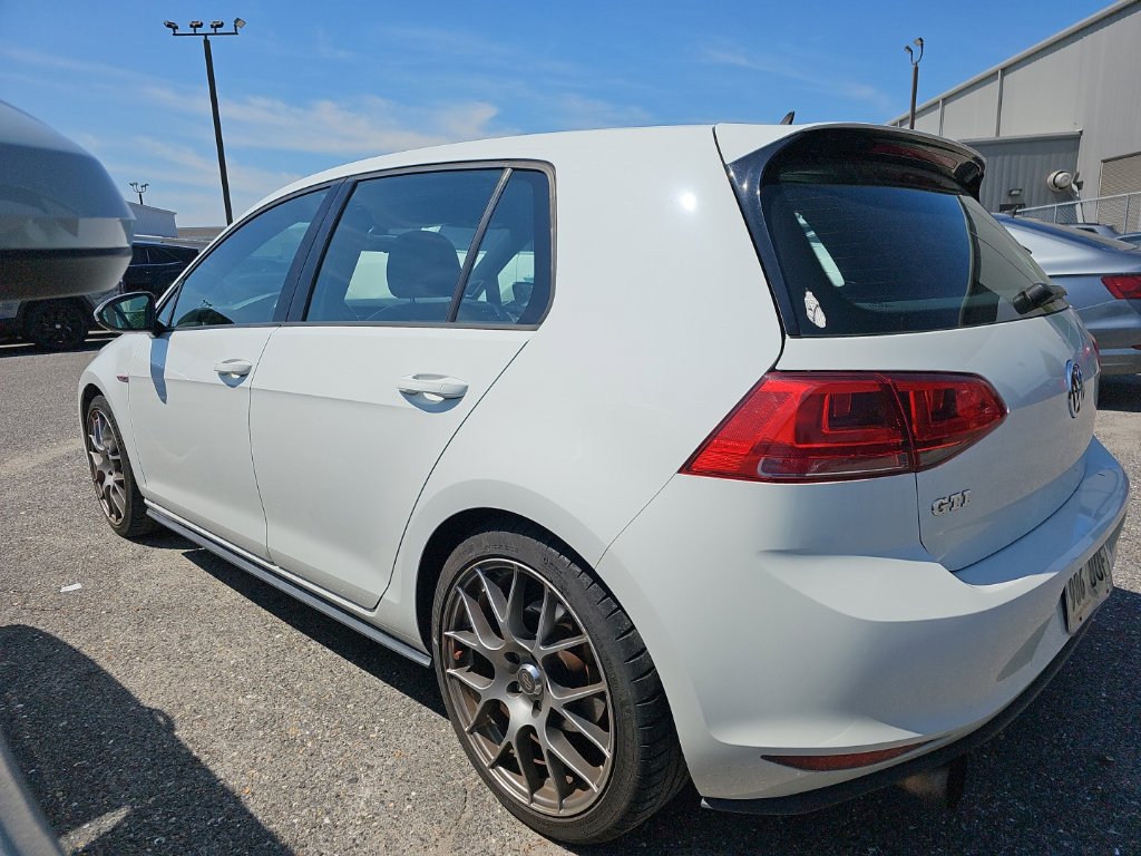 Used 2016 Volkswagen GTI SE FWD image 5