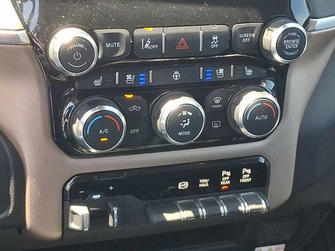 Used 2024 RAM 2500 Laramie w/ Safety Group AWD/4WD image 15