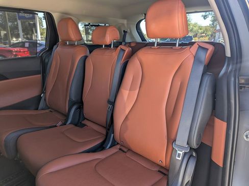 Certified 2024 Kia Carnival SX image 16