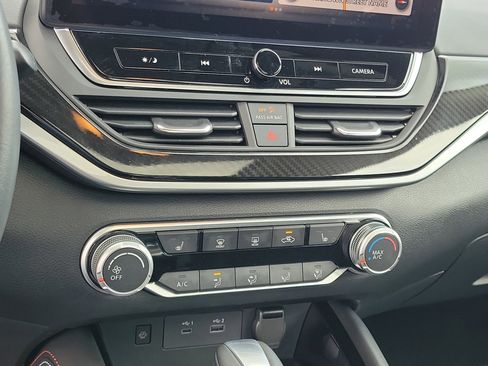 Used 2023 Nissan Altima 2.5 SR w/ SR Premium Package FWD image 27