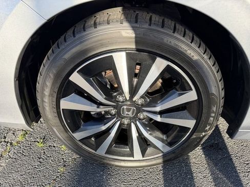 Used 2023 Honda Civic EX-L image 37
