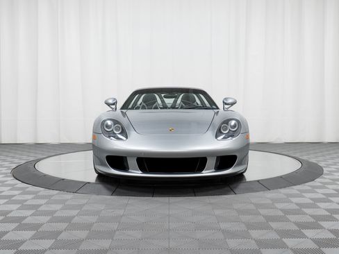 Used 2005 Porsche Carrera GT RWD image 8