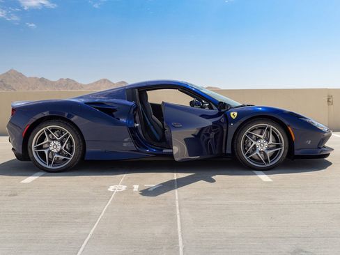 Used 2022 Ferrari F8 Tributo RWD image 22