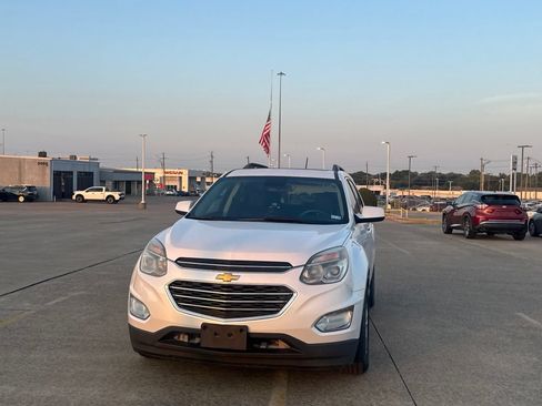 Used 2017 Chevrolet Equinox LT FWD image 6