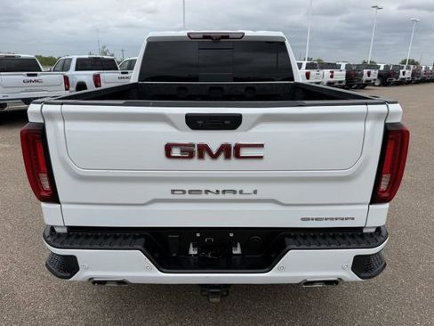Used 2023 GMC Sierra 1500 Denali w/ Technology Package AWD/4WD image 8