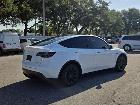 Used 2024 Tesla Model Y Long Range AWD/4WD image 5