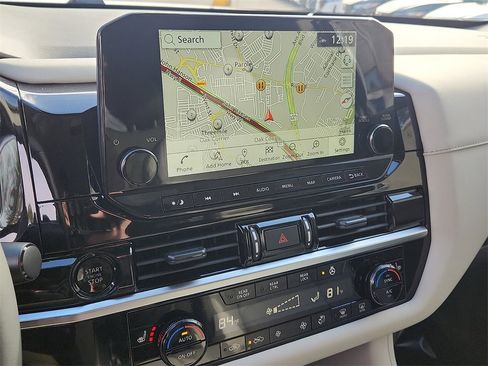 New 2025 Nissan Pathfinder SL image 8