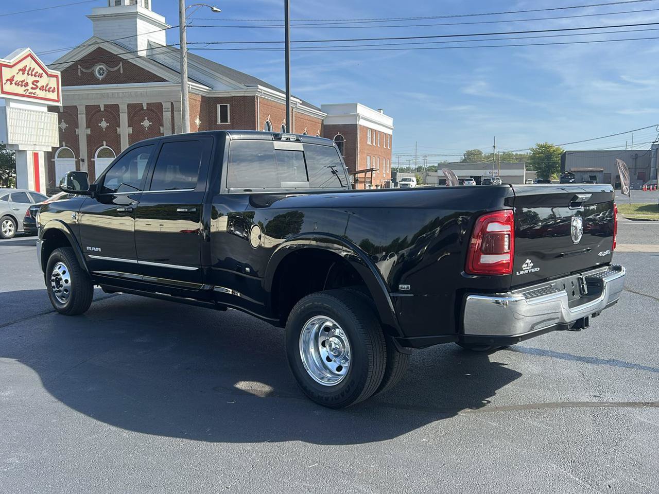 Used 2022 RAM 3500 Limited w/ Towing Technology Group AWD/4WD image 7