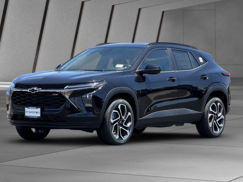 New 2026 Chevrolet Trax RS w/ Sunroof Package FWD image 8