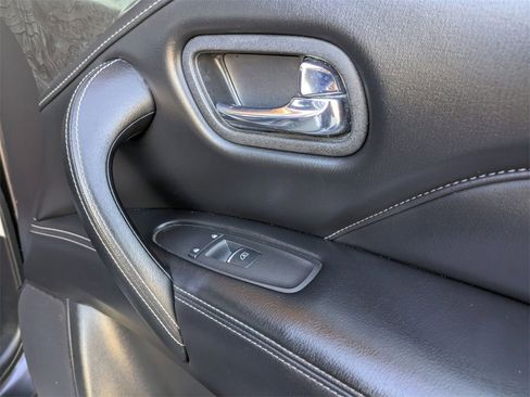 Used 2024 INFINITI QX80 Luxe image 34