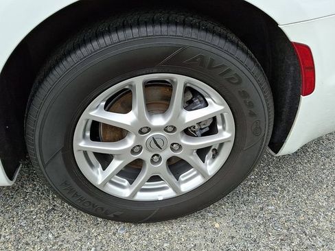 Used 2024 Chrysler Pacifica Touring-L FWD image 9