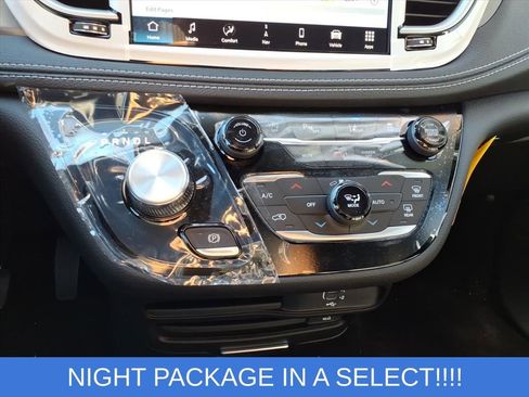 New 2026 Chrysler Pacifica Select image 19