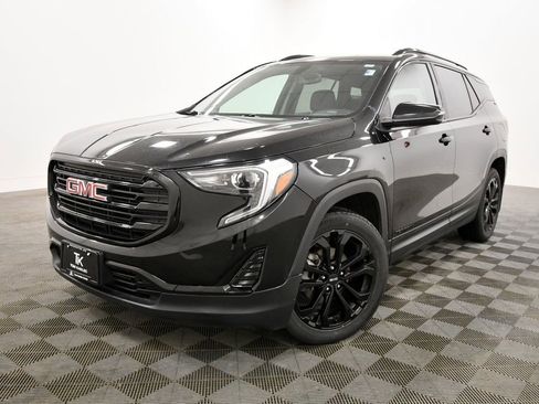 Used 2019 GMC Terrain SLE w/ Driver Convenience Package image 2