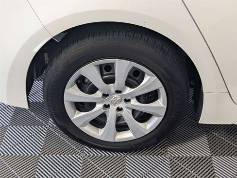 Used 2025 Toyota Corolla LE w/ Convenience Package FWD image 10
