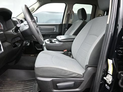 Used 2024 RAM 1500 Classic SLT AWD/4WD image 3