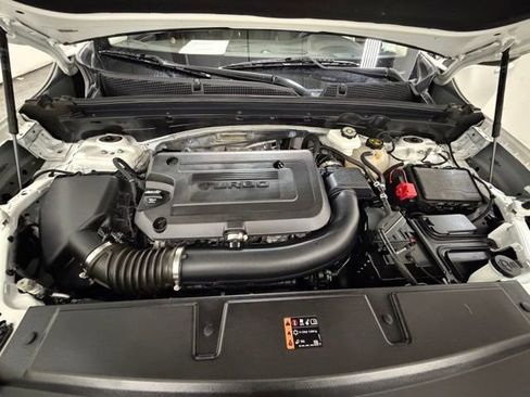 Used 2023 Buick Envision Essence w/ Sport Touring Package image 13