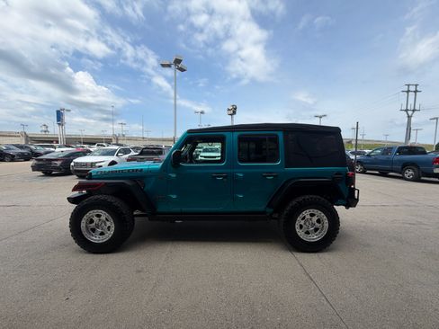Used 2024 Jeep Wrangler Unlimited Rubicon w/ Convenience Group AWD/4WD image 15