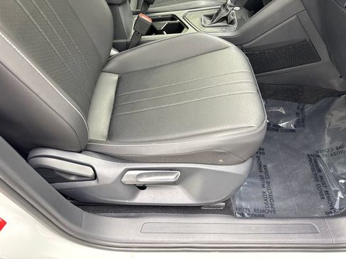 Used 2023 Volkswagen Tiguan SE w/ Panoramic Sunroof Package FWD image 47