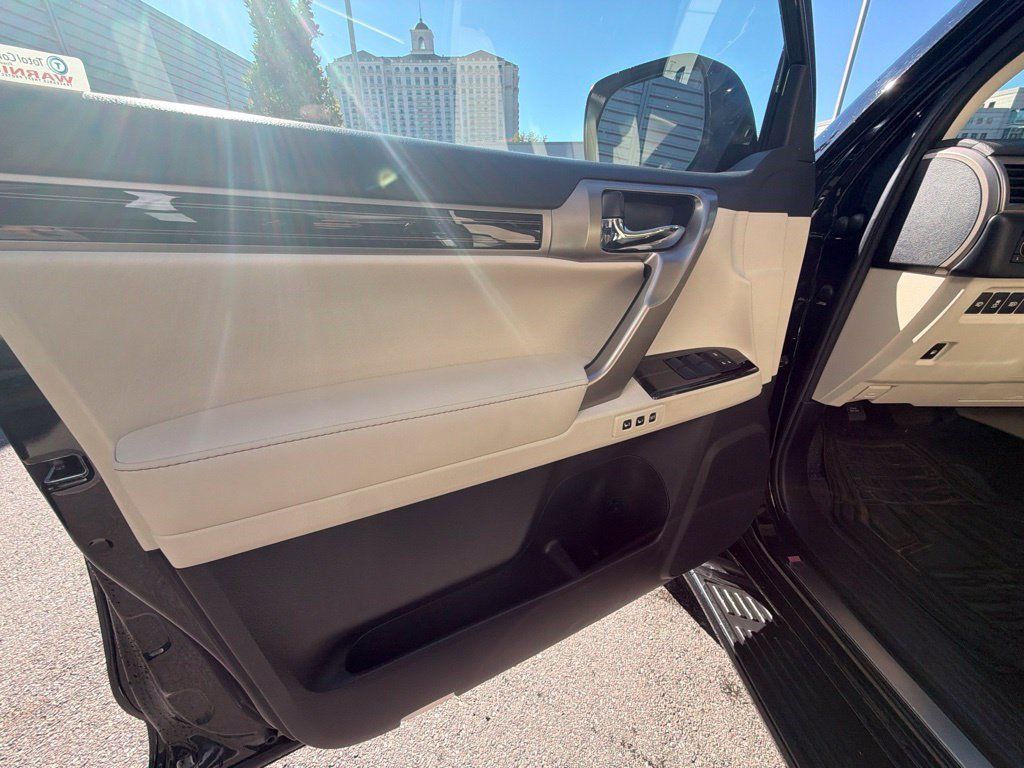 Used 2021 Lexus GX 460 Premium w/ Premium Plus Package AWD/4WD image 18