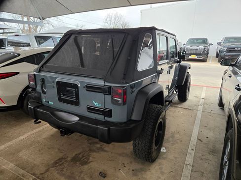 Used 2015 Jeep Wrangler Unlimited Sport image 4