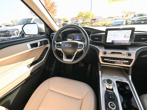 Certified 2023 Ford Explorer XLT w/ Equipment Group 202A image 34