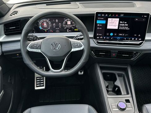 New 2026 Volkswagen Tiguan SE R-Line FWD image 12