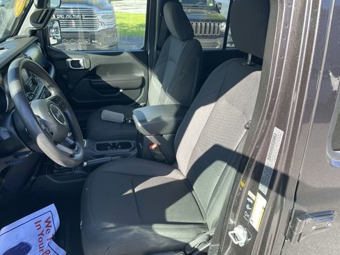 Used 2020 Jeep Wrangler Unlimited Sport AWD/4WD image 27