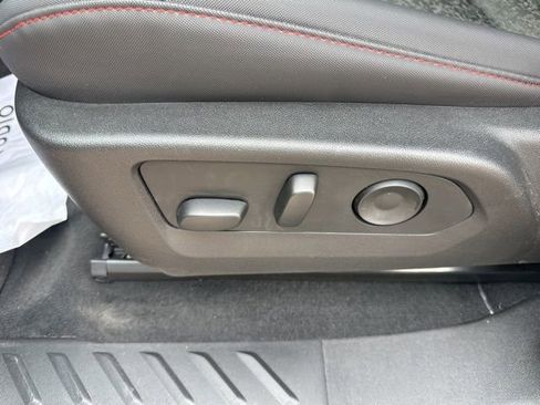 Certified 2025 Chevrolet Colorado Z71 w/ Technology Package image 15