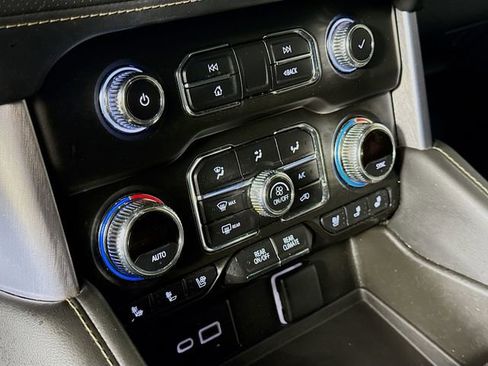 Used 2023 GMC Yukon AT4 w/ AT4 Premium Package image 18
