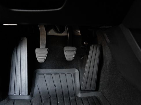 Certified 2025 Porsche 718 Cayman RWD image 15