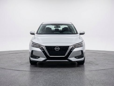 Used 2025 Nissan Sentra SV FWD image 2