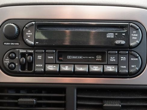 Used 2004 Jeep Grand Cherokee Laredo w/ Cold Weather Group AWD/4WD image 20
