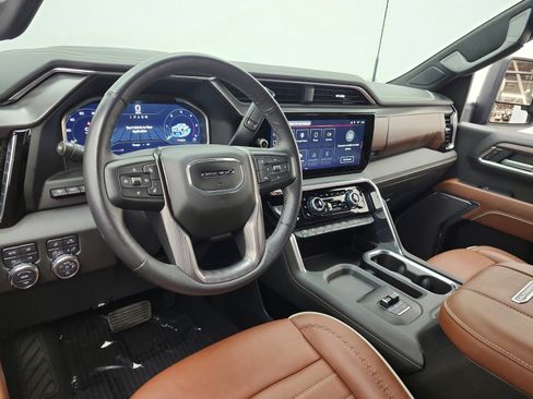 Used 2024 GMC Sierra 3500 Denali Ultimate image 9