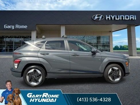 Certified 2025 Hyundai Kona Limited FWD image 9