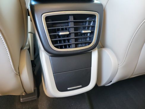 Used 2020 Lincoln Nautilus FWD w/ Equipment Group 101A image 15