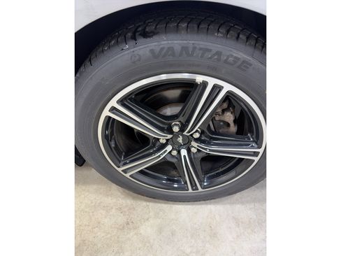 Used 2024 Ford Mustang Premium image 11