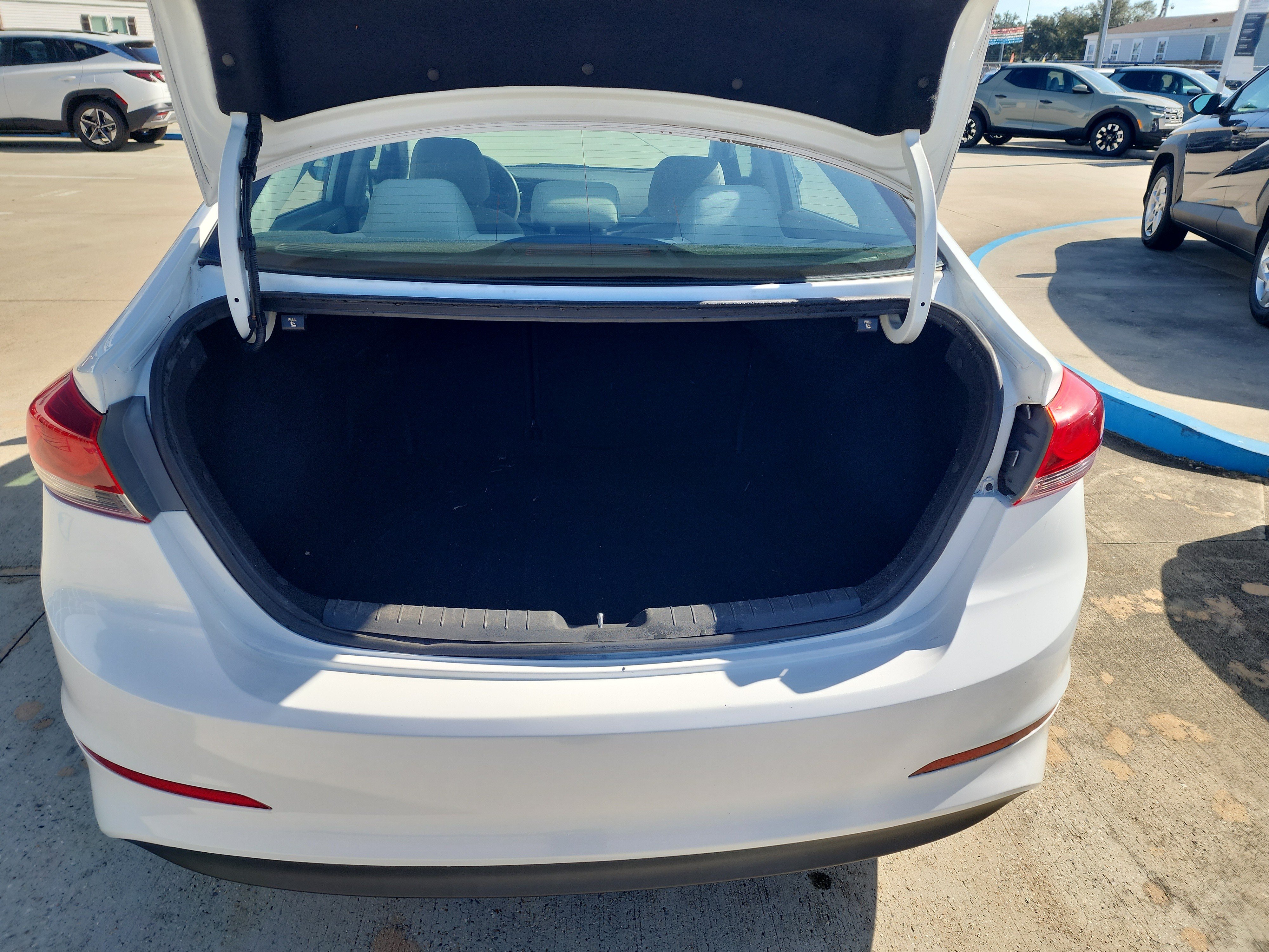 Used 2017 Hyundai Elantra SE FWD image 13