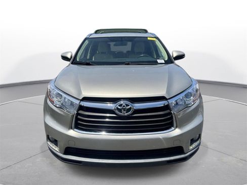 Used 2015 Toyota Highlander Limited FWD image 3