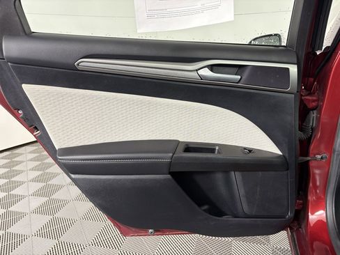 Used 2019 Ford Fusion SE w/ Equipment Group 151A image 37