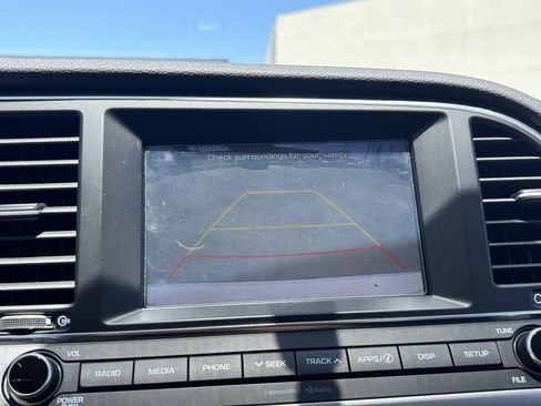Used 2018 Hyundai Elantra SEL FWD image 21