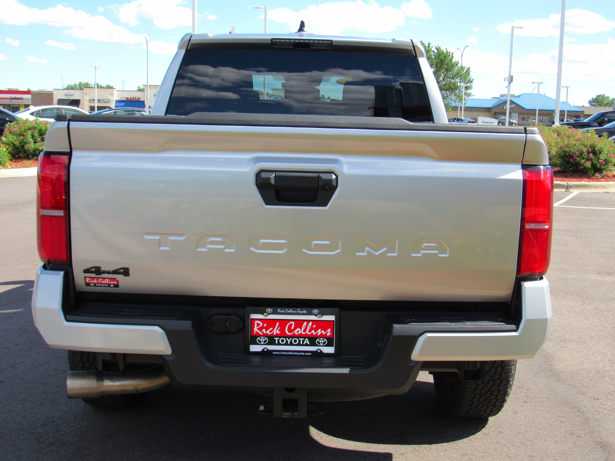 Used 2025 Toyota Tacoma TRD Off-Road AWD/4WD image 7