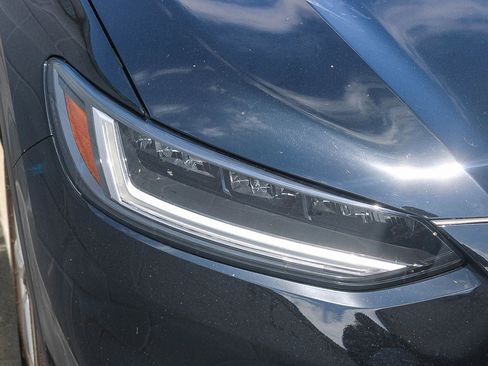 Used 2025 Honda HR-V LX image 2
